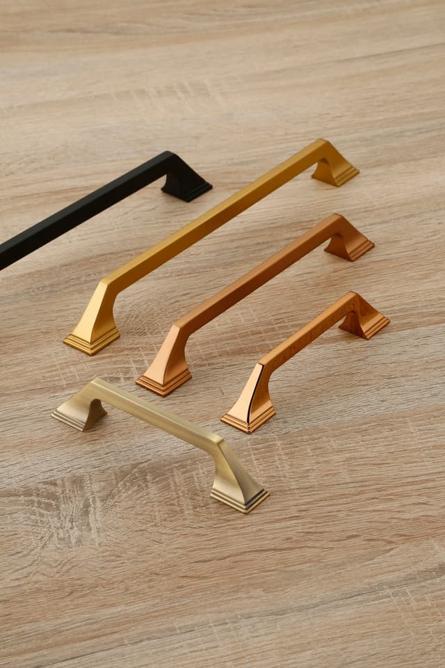 1539 cabinet handle