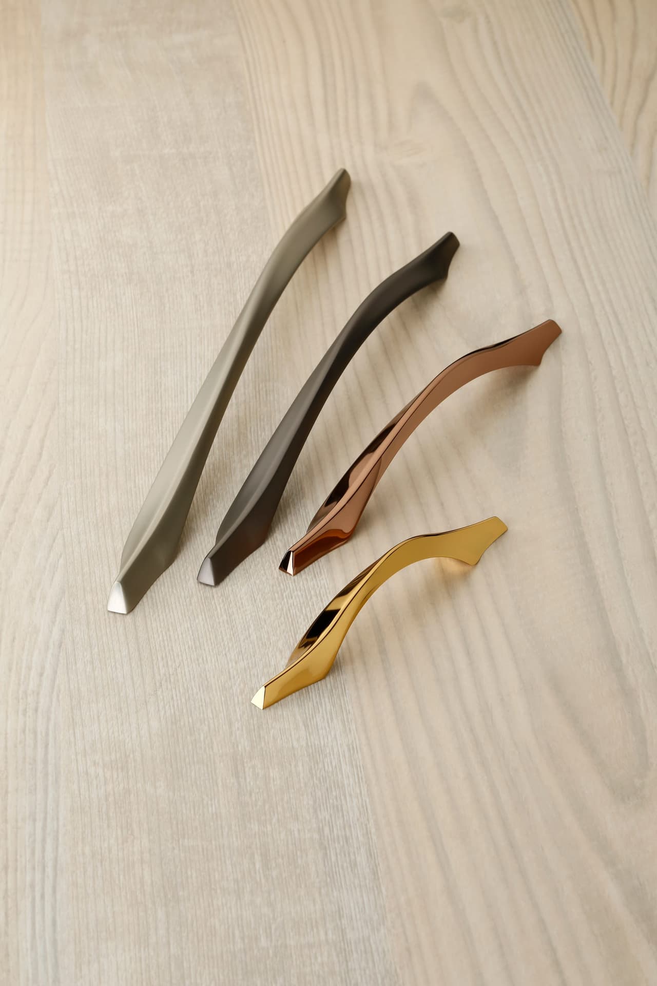 Cabinet Handle D117 — Zinc — Cabinet Handle