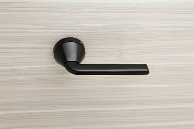 137 handle