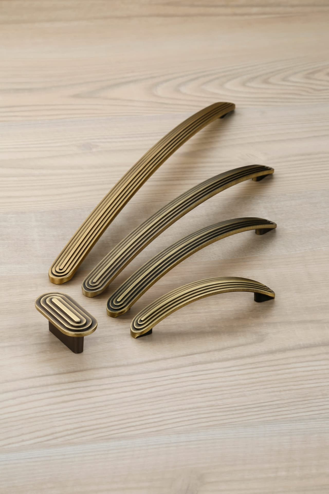 176 Cabinet Handle — Zinc — Cabinet Handle
