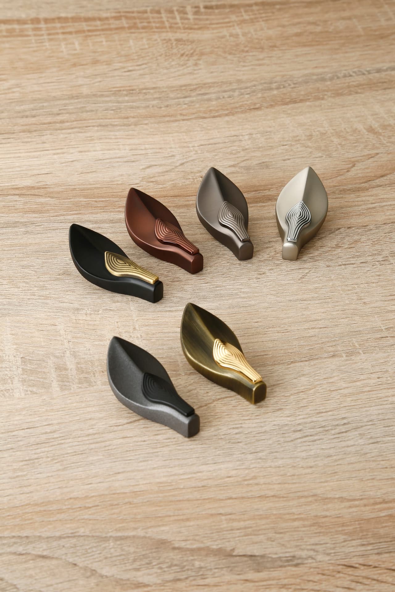 RP555 — Zinc — Knobs