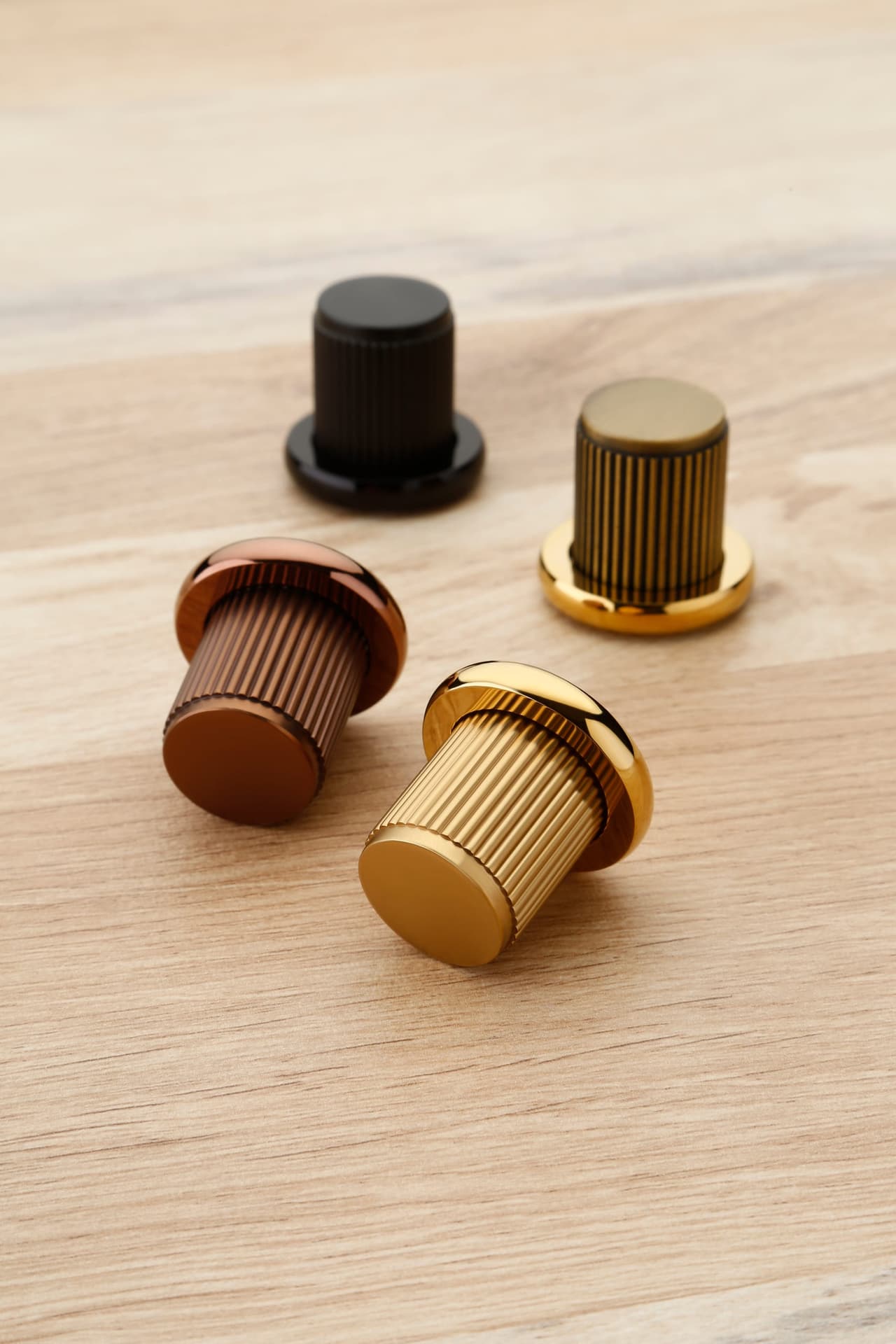 4043 — Brass — Knobs